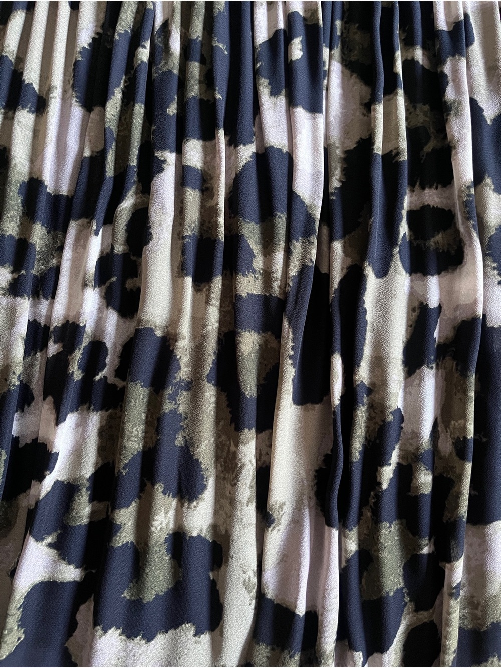 Spense Black & Olive Pleated Animal-Print Skirt - Picture 2 of 3